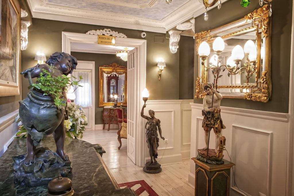 Hostal Boutique Puerta Del Sol Torrelavega Exteriör bild