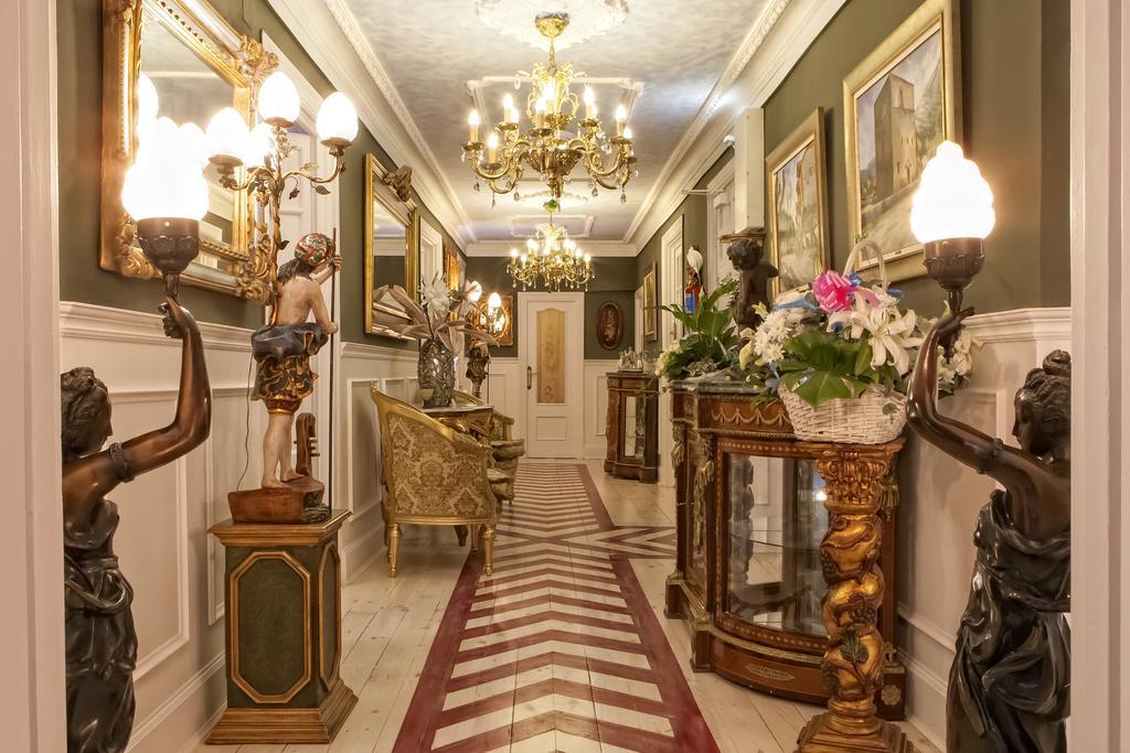 Hostal Boutique Puerta Del Sol Torrelavega Exteriör bild