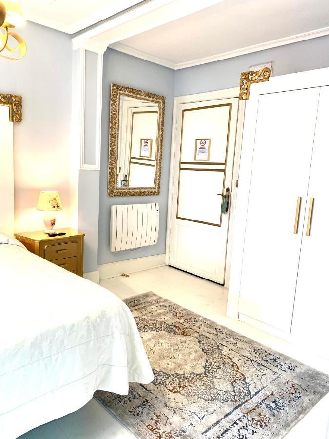 Hostal Boutique Puerta Del Sol Torrelavega Exteriör bild