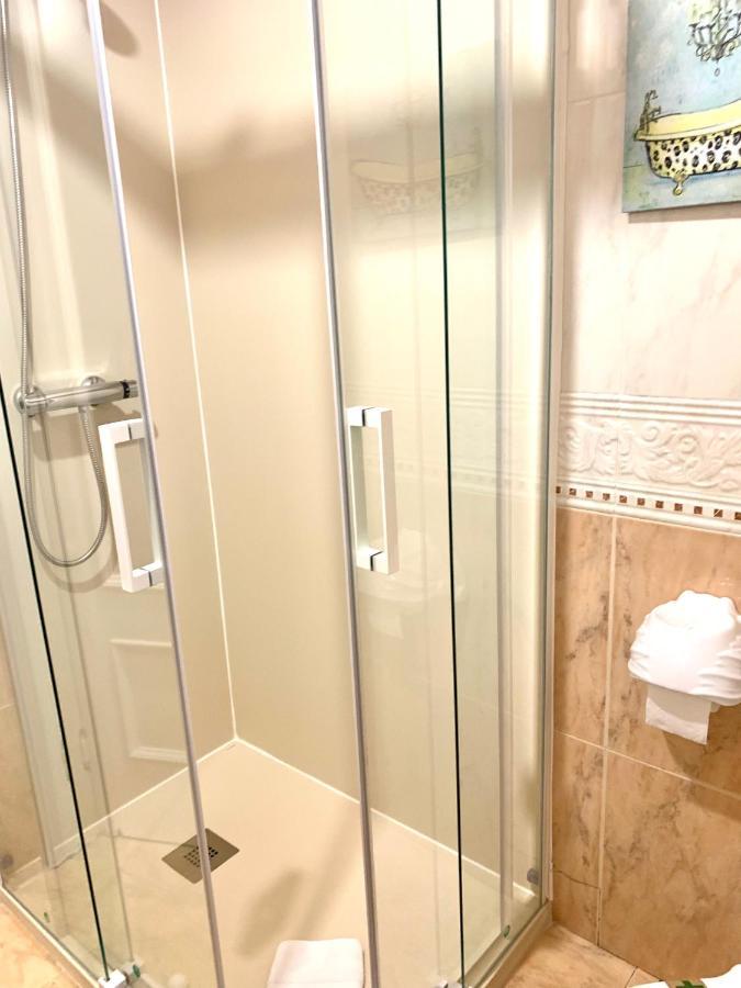 Hostal Boutique Puerta Del Sol Torrelavega Exteriör bild