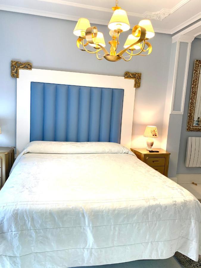 Hostal Boutique Puerta Del Sol Torrelavega Exteriör bild