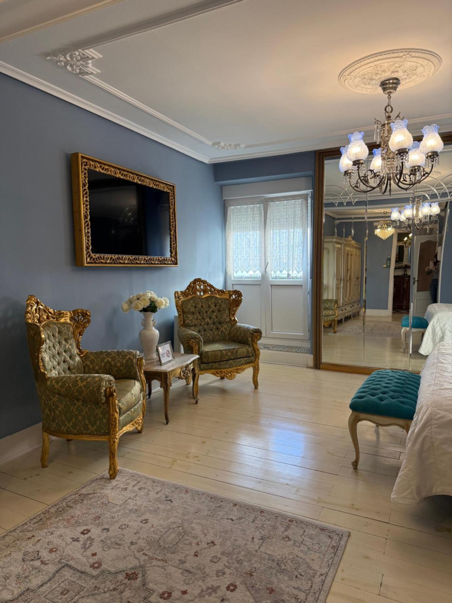 Hostal Boutique Puerta Del Sol Torrelavega Exteriör bild