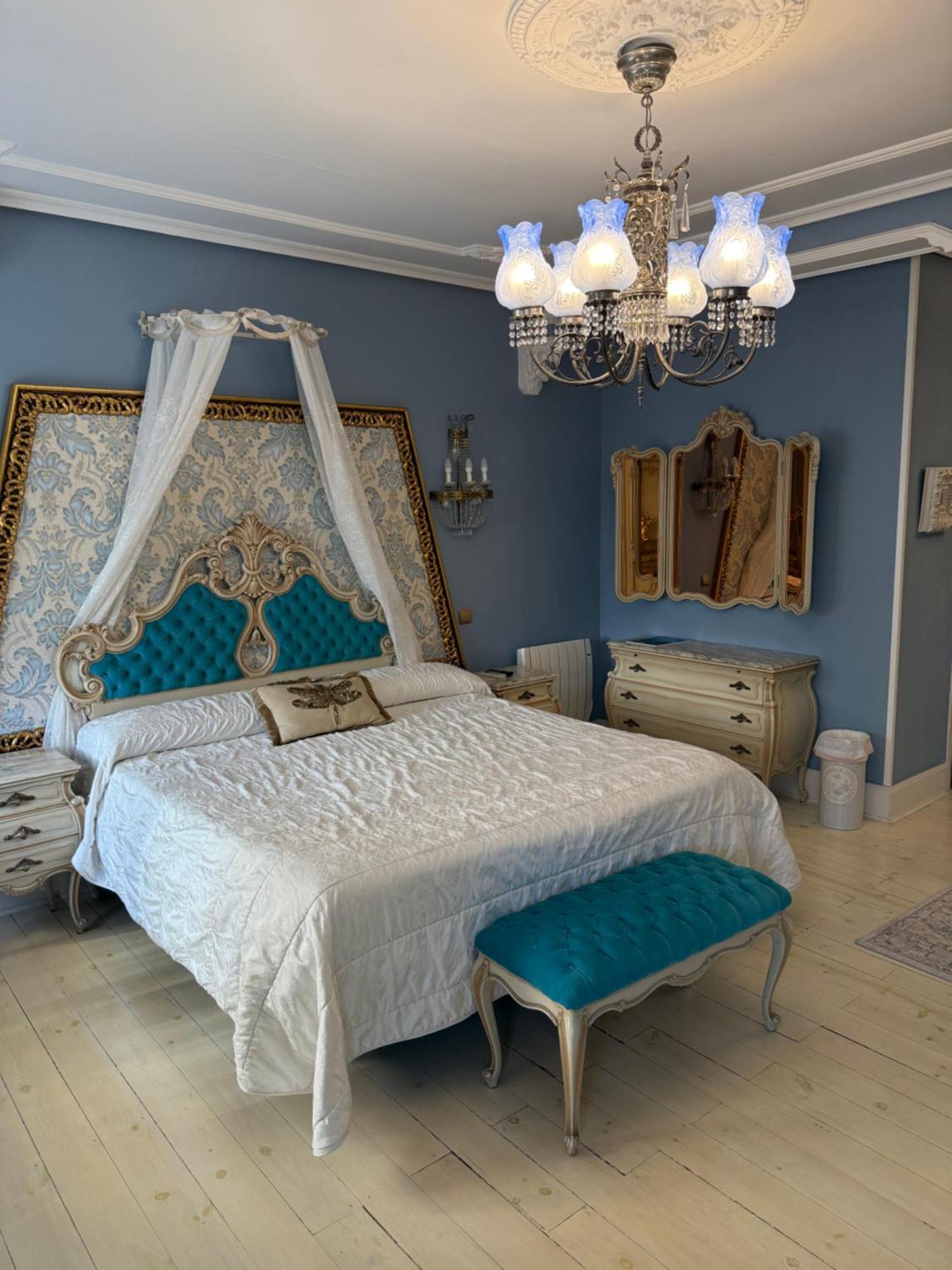 Hostal Boutique Puerta Del Sol Torrelavega Exteriör bild
